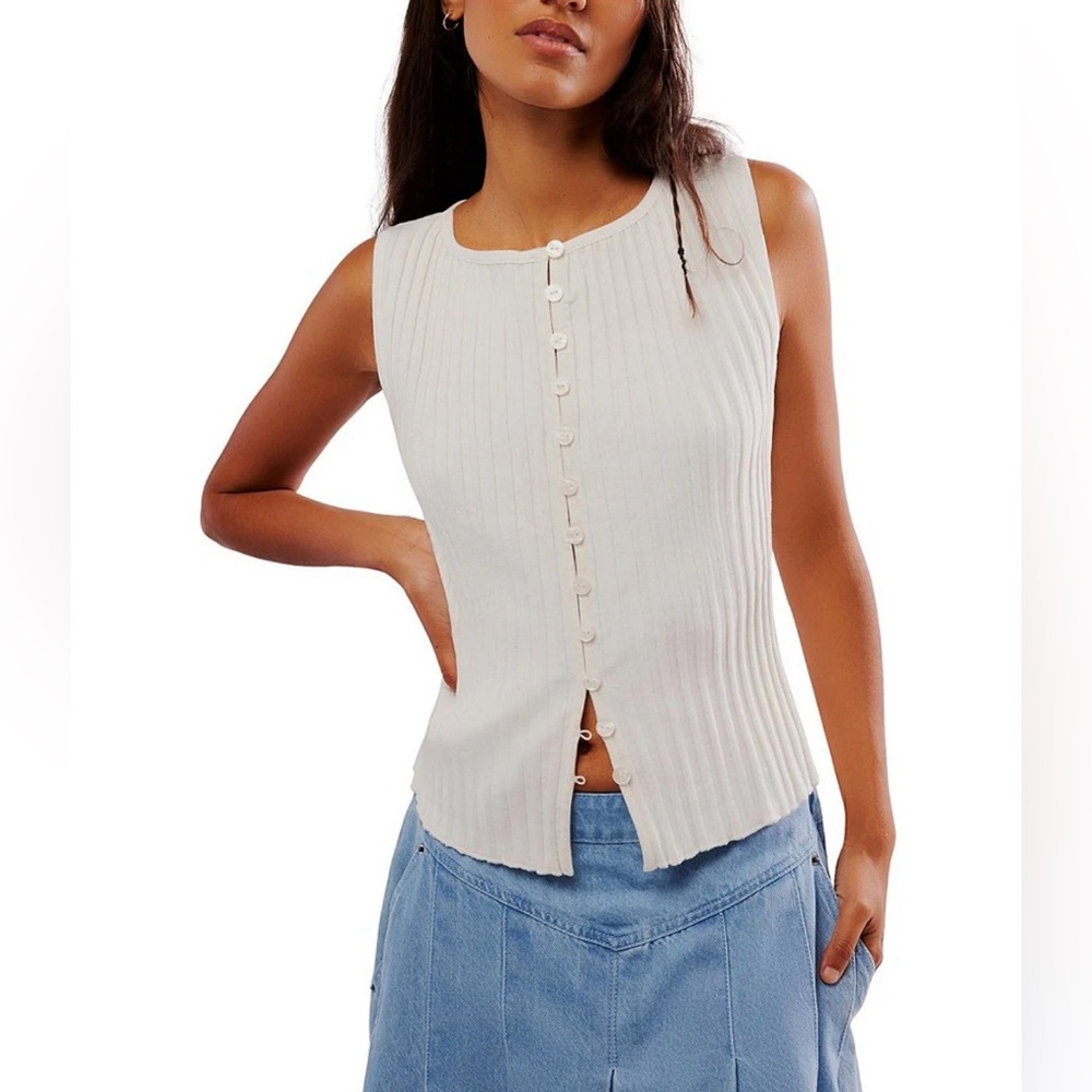 Pink Rose Cream Ribbed Button-Front Sleeveless Top